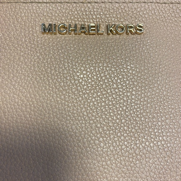 Michael Kors Jet Set Light Pink Large Clutch Wristlet - Picture 3 of 9